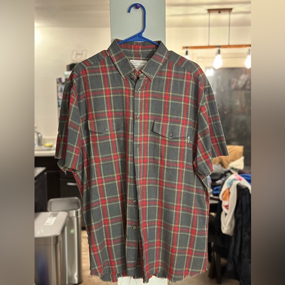 Men’s EPTM Button Down Size XL.